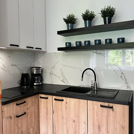 Apartman Debina